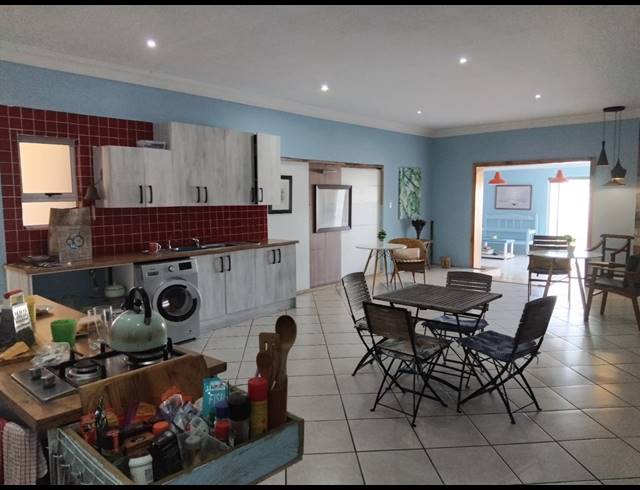 9 BEDROOM HOUSE FOR SALE IN COUNTRY CLUB